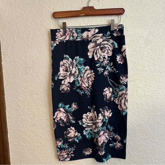 Renee C. Navy‎ Blue Floral Pencil Skirt Size Medium - Picture 8 of 8